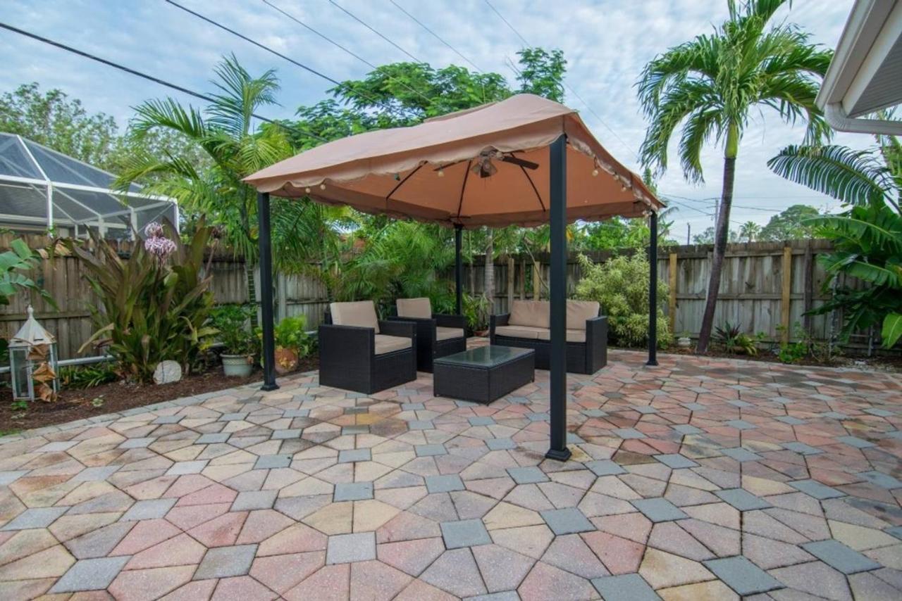 Chic Private Pool Home Minutes To Bonita Beaches ボニータ・スプリングス エクステリア 写真